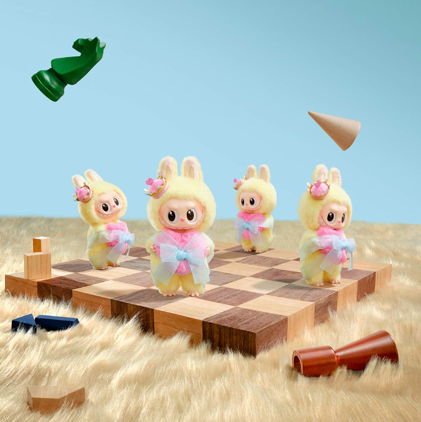 THE MONSTERS - LET'S CHECKMATE SERIES (VINYL PLUSH HANGING CARD)