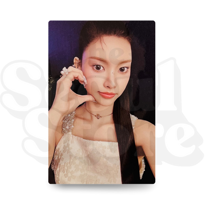 [PHOTOCARD] ILLIT - BOMB