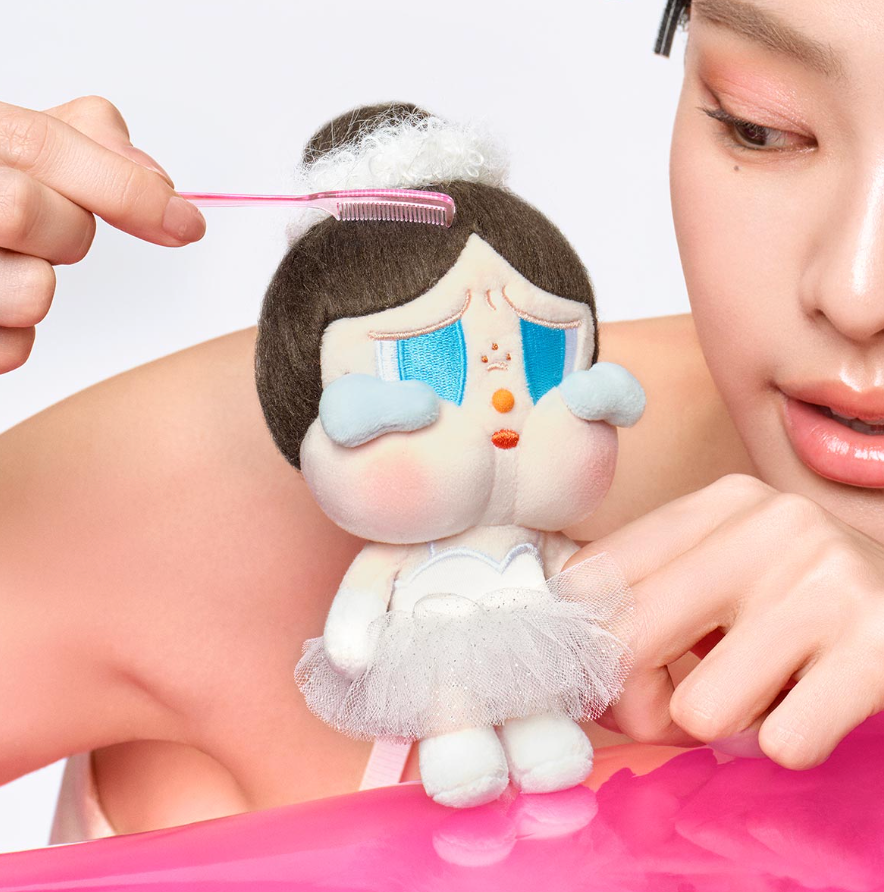 CRYBABY - SHINY SHINY  (VINYL PLUSH HANGING CARD)